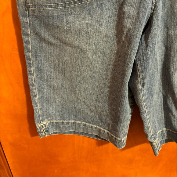 Style&Co Denim Shorts Tummy Control 6 Pocket - Picture 6 of 13